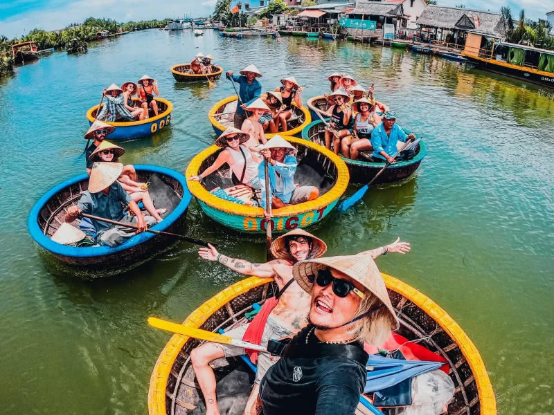 Worldwide adventure travel & backpacking tours