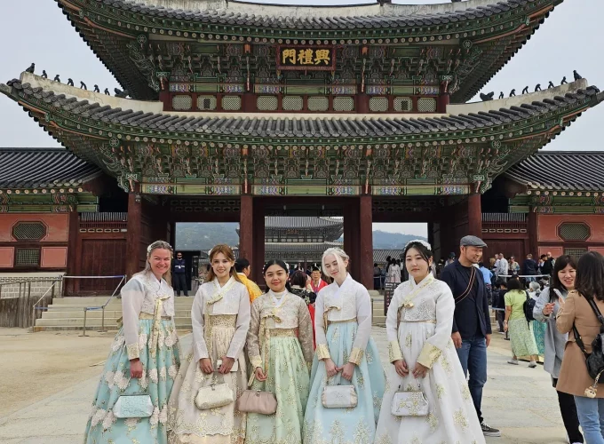 Worldwide adventure travel & backpacking tours