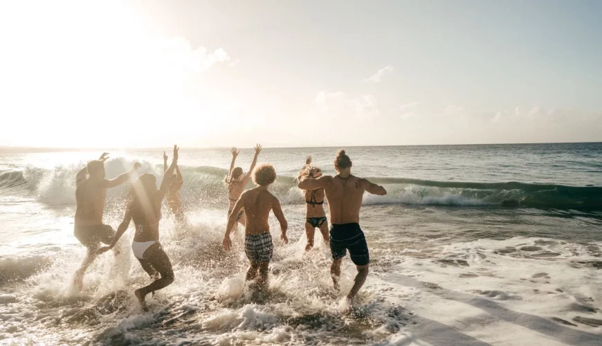 Worldwide adventure travel & backpacking tours