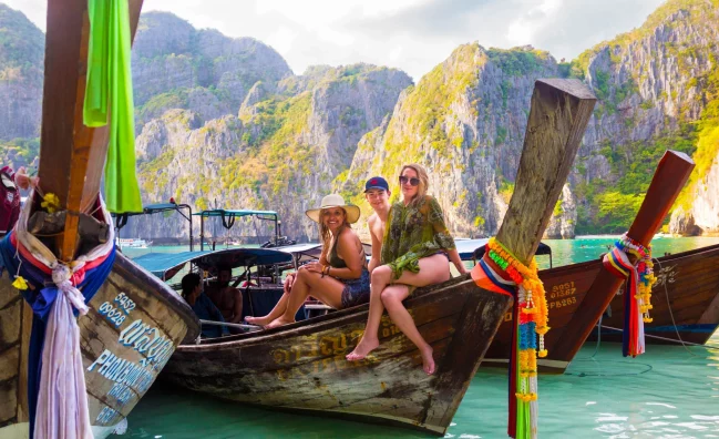 Worldwide adventure travel & backpacking tours