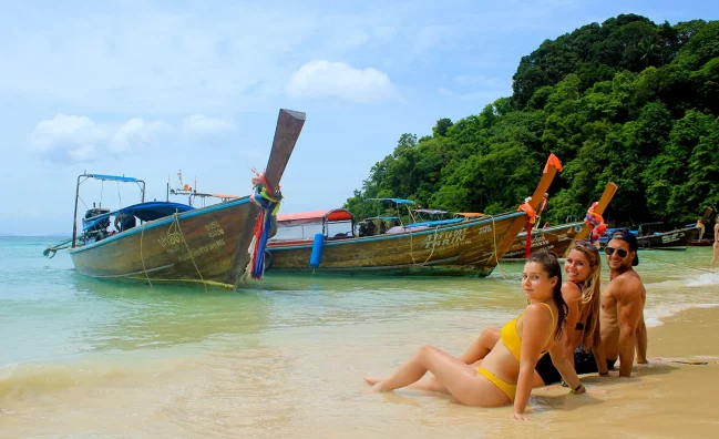 Worldwide adventure travel & backpacking tours