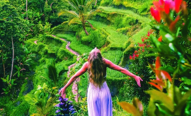 Worldwide adventure travel & backpacking tours